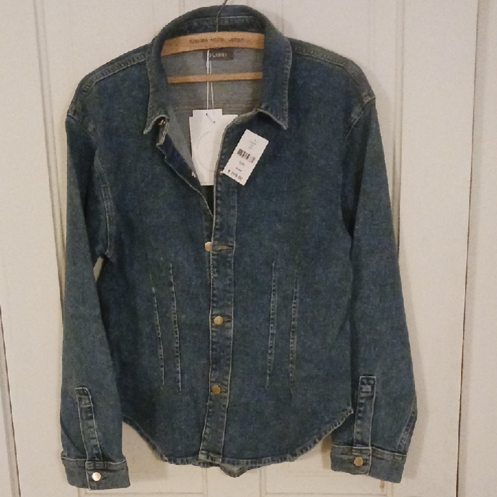 DL1961 NWT Zita-Vista Front Button Shirt Large. Hour-glass Darting Front & Back